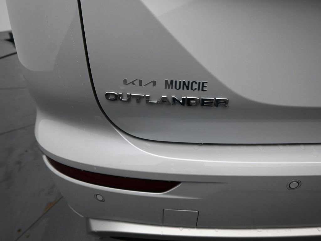 Used 2023 Mitsubishi Outlander SEL 40th Anniversary image 10