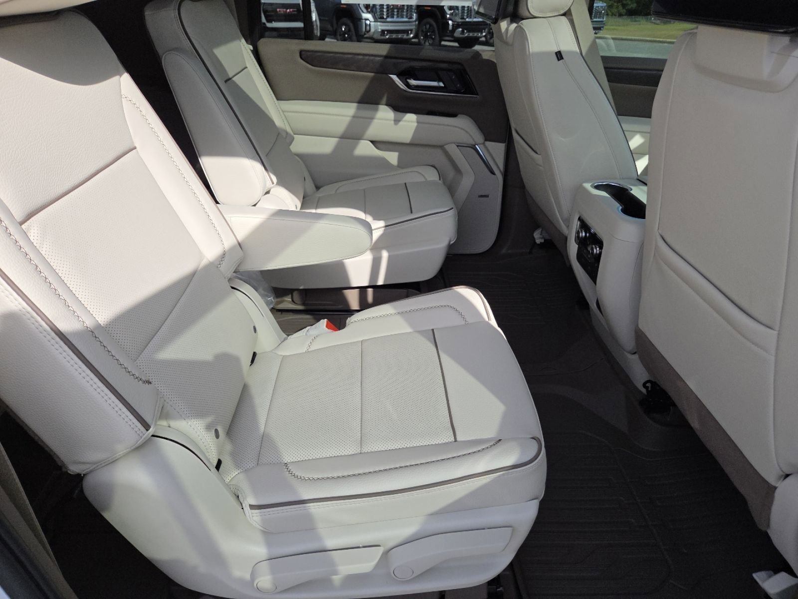 New 2026 GMC Yukon XL Denali AWD/4WD image 31