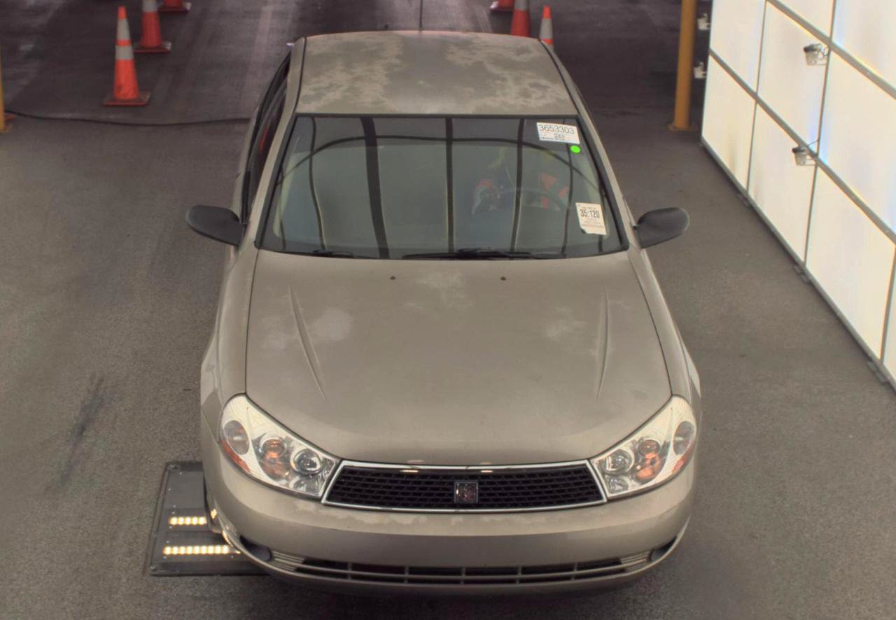 Used 2003 Saturn L-Series L200 w/ Audio Pkg I FWD image 2
