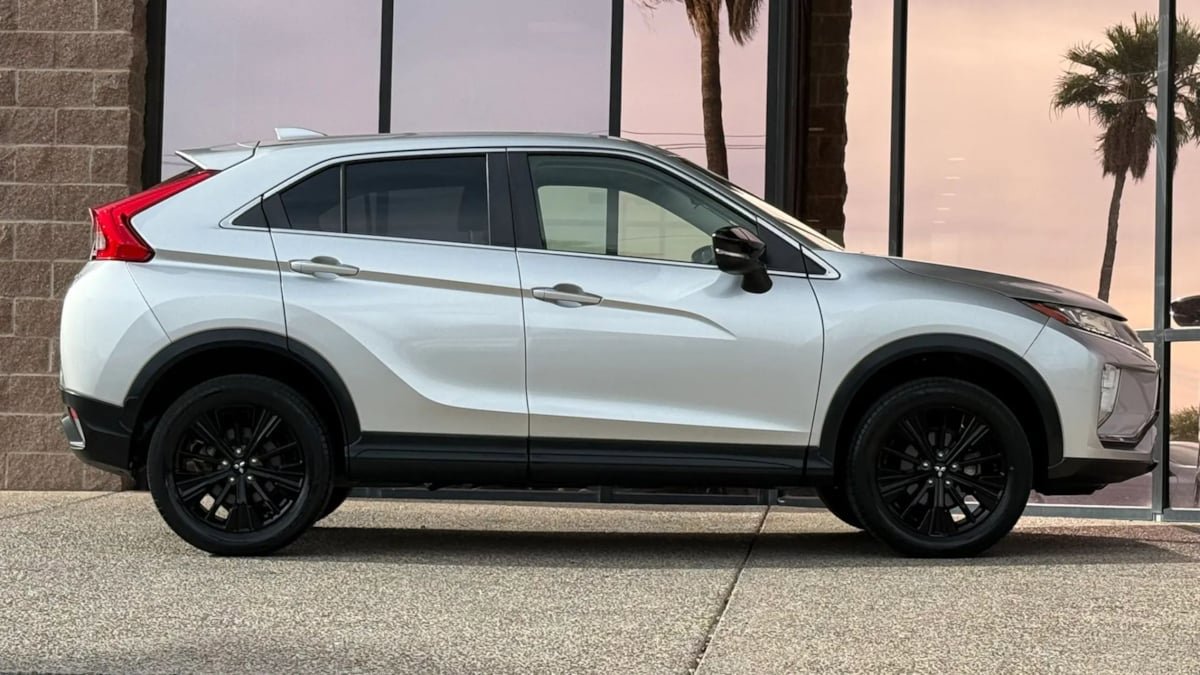 Used 2018 Mitsubishi Eclipse Cross LE AWD/4WD image 15