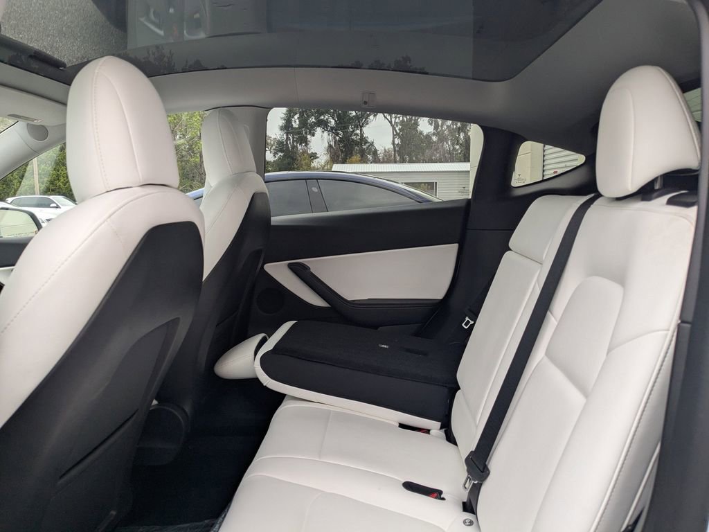 Used 2022 Tesla Model Y Long Range AWD/4WD image 11