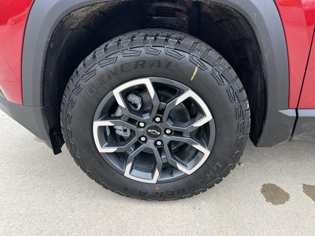 New 2026 Chevrolet Equinox ACTIV w/ Safety and Technology Package AWD/4WD image 33