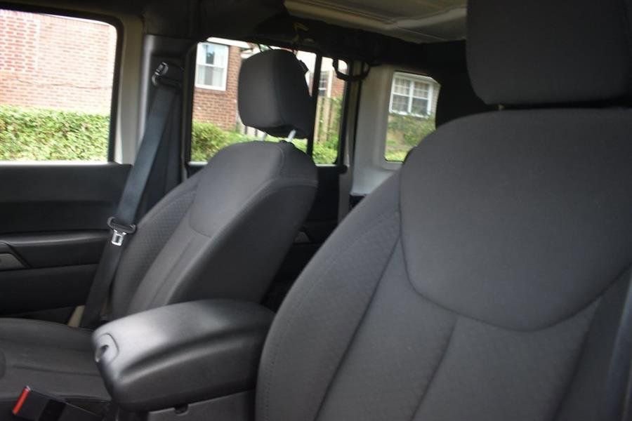 Used 2018 Jeep Wrangler Unlimited Sport S image 9