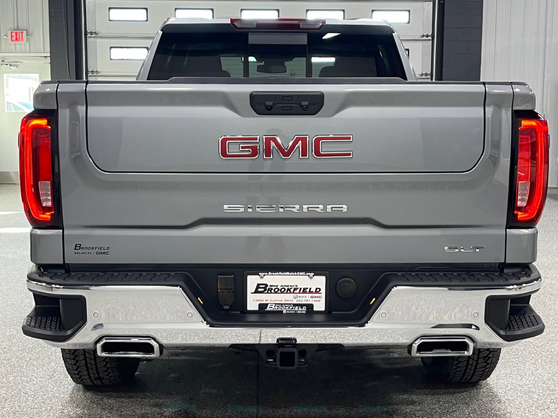 New 2026 GMC Sierra 1500 SLT w/ SLT Premium Plus Package AWD/4WD image 4