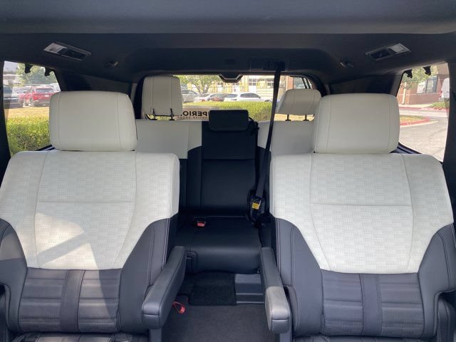 Used 2024 Toyota Sequoia Capstone AWD/4WD image 43