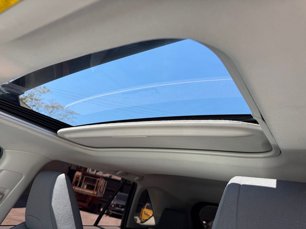 Certified 2019 Toyota RAV4 XLE FWD image 30