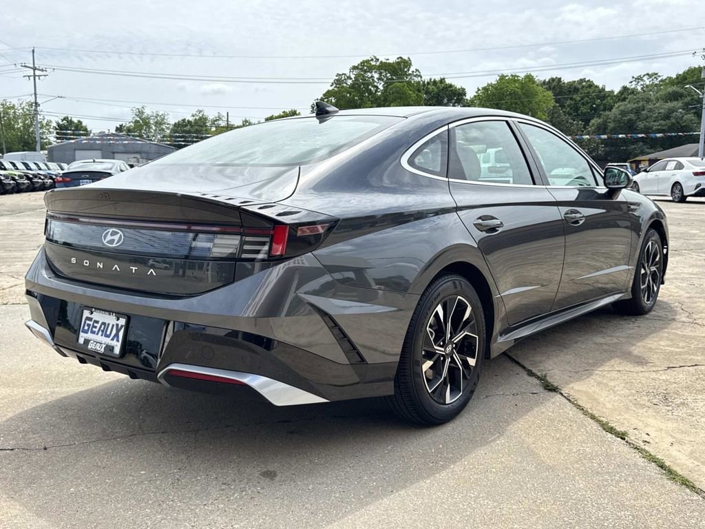 Used 2025 Hyundai Sonata SEL FWD image 13