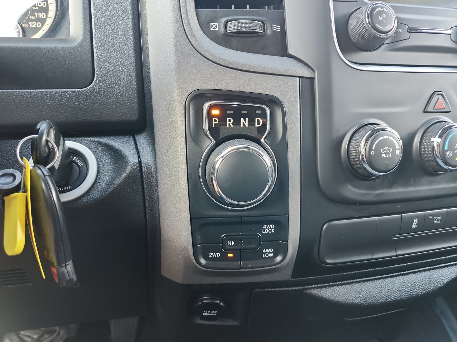 Used 2017 RAM 1500 Express AWD/4WD image 19
