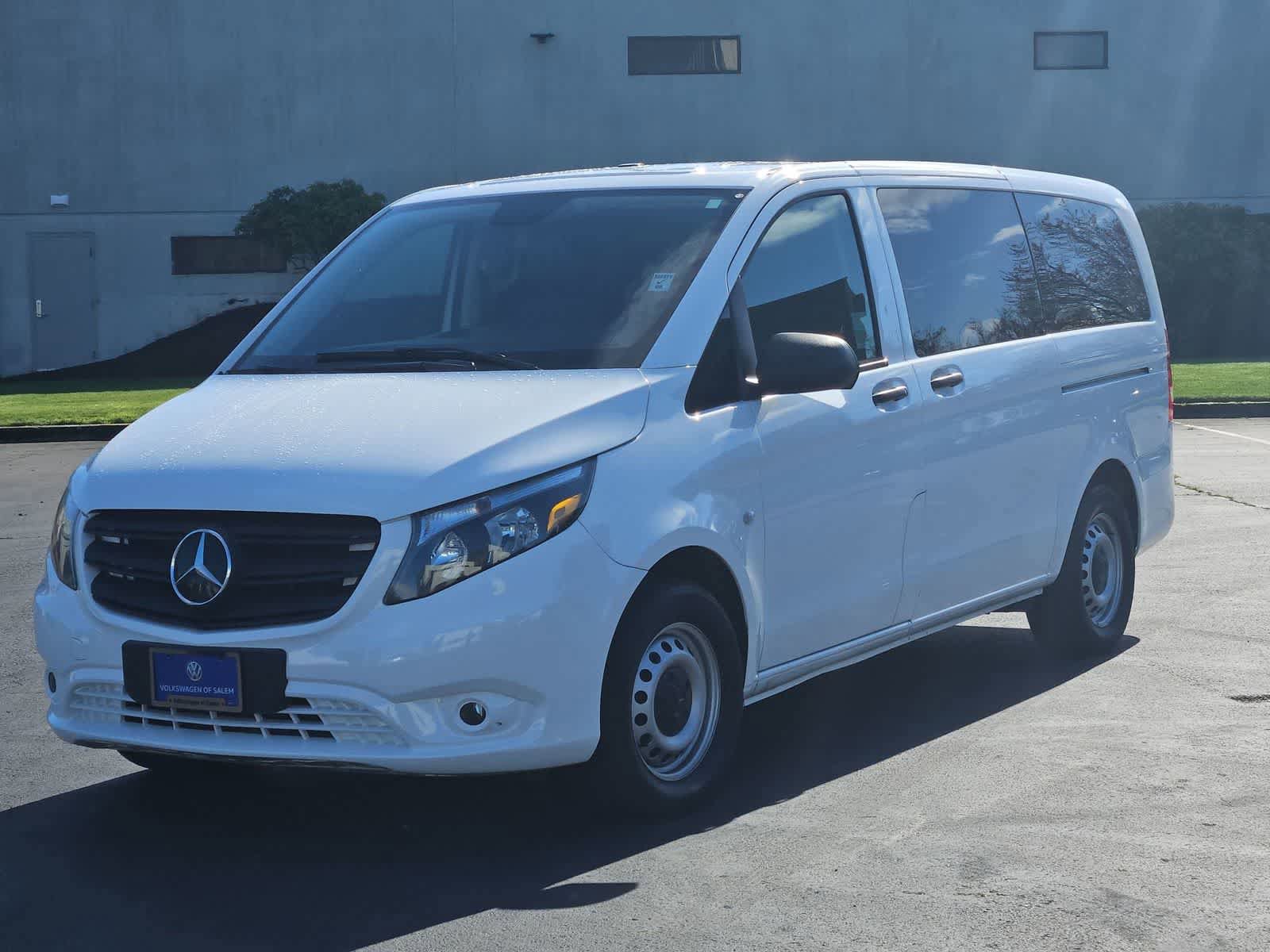 Used 2023 Mercedes-Benz Metris Passenger image 1