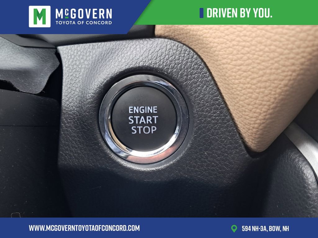 Used 2025 Toyota RAV4 XLE Premium image 29