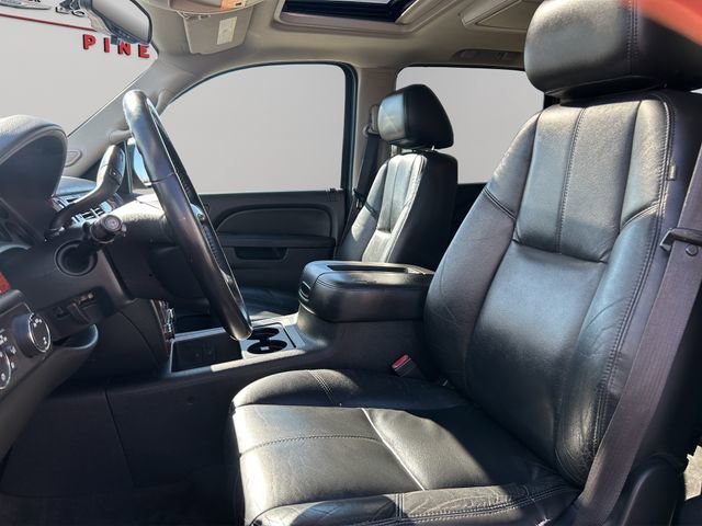 Used 2012 Chevrolet Suburban LT image 11