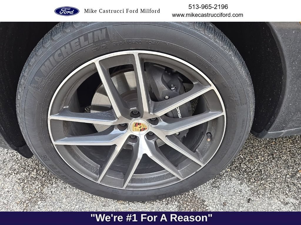 Used 2024 Porsche Macan AWD/4WD image 4