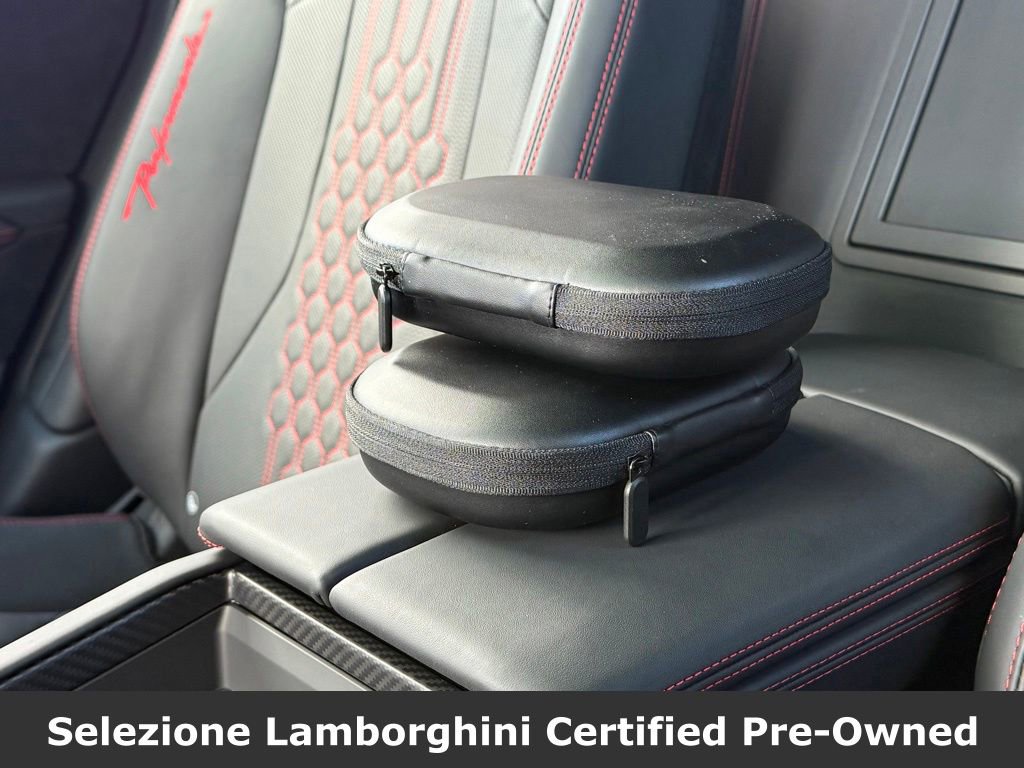 Used 2024 Lamborghini Urus Performante AWD/4WD image 44