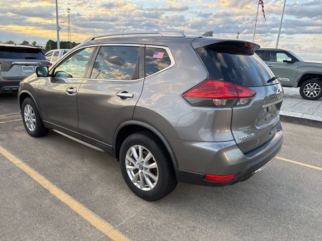 Used 2017 Nissan Rogue SV w/ SV Premium Package image 6