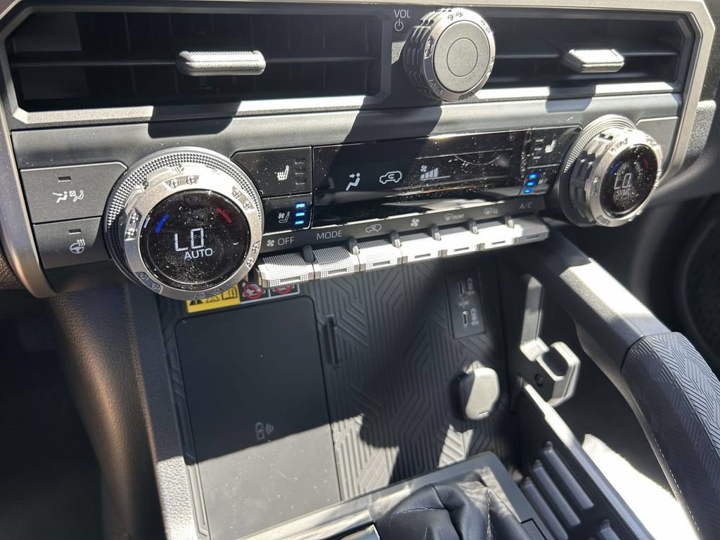 New 2026 Toyota 4Runner Limited AWD/4WD image 24