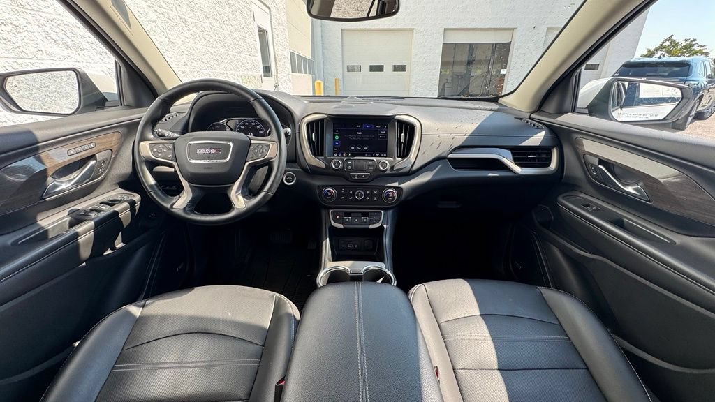 Used 2024 GMC Terrain Denali w/ Denali Premium Package AWD/4WD image 13