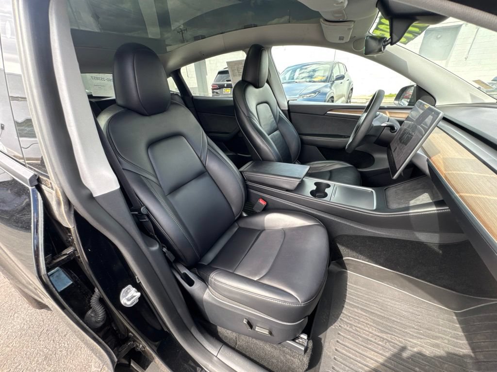 Used 2024 Tesla Model Y Long Range AWD/4WD image 22