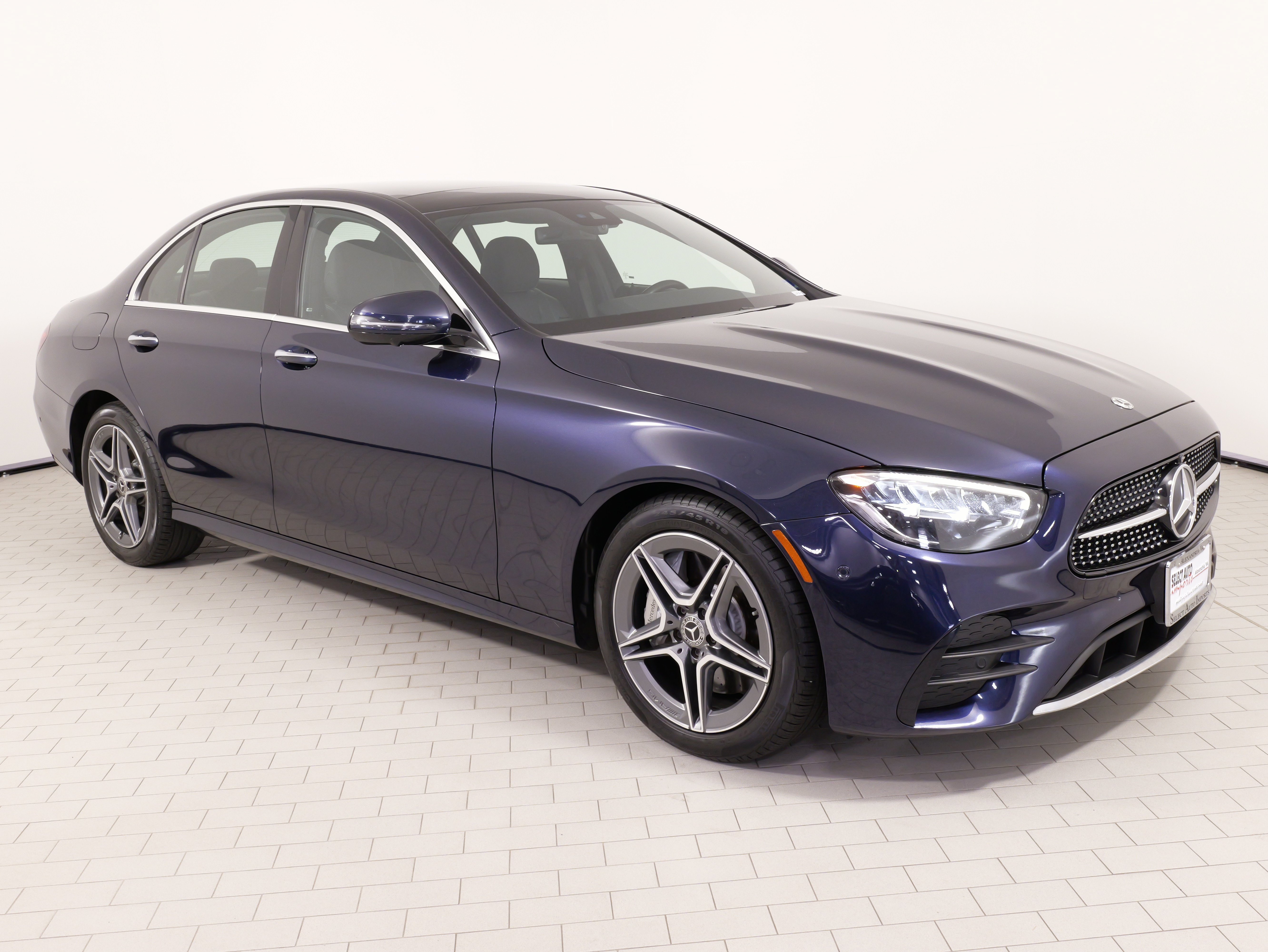 Used 2023 Mercedes-Benz E 350 4MATIC Sedan image 6
