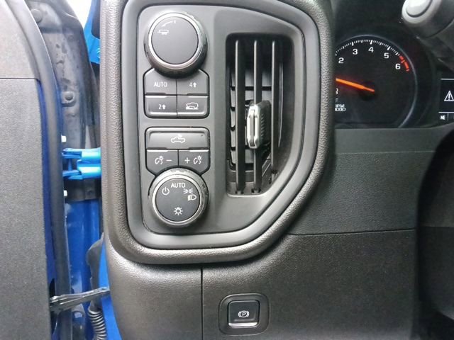 Used 2025 Chevrolet Silverado 1500 Custom w/ Turbomax Blackout Package image 17