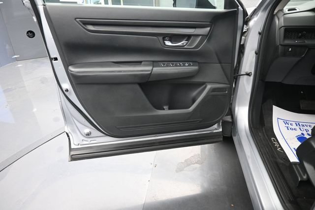 Used 2023 Honda CR-V LX image 10