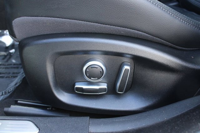 Used 2020 Jaguar XE S image 14