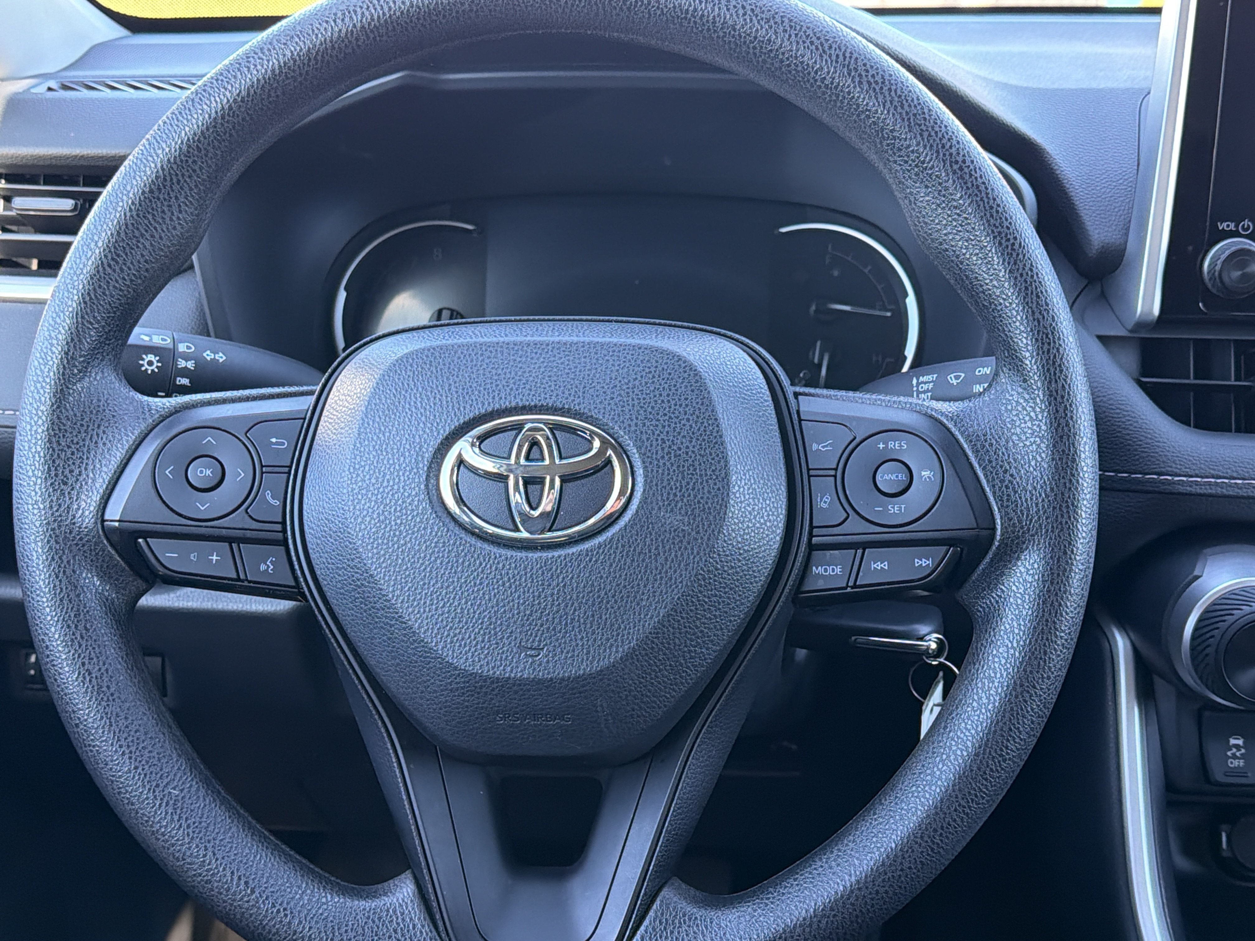 Used 2023 Toyota RAV4 LE AWD/4WD image 12