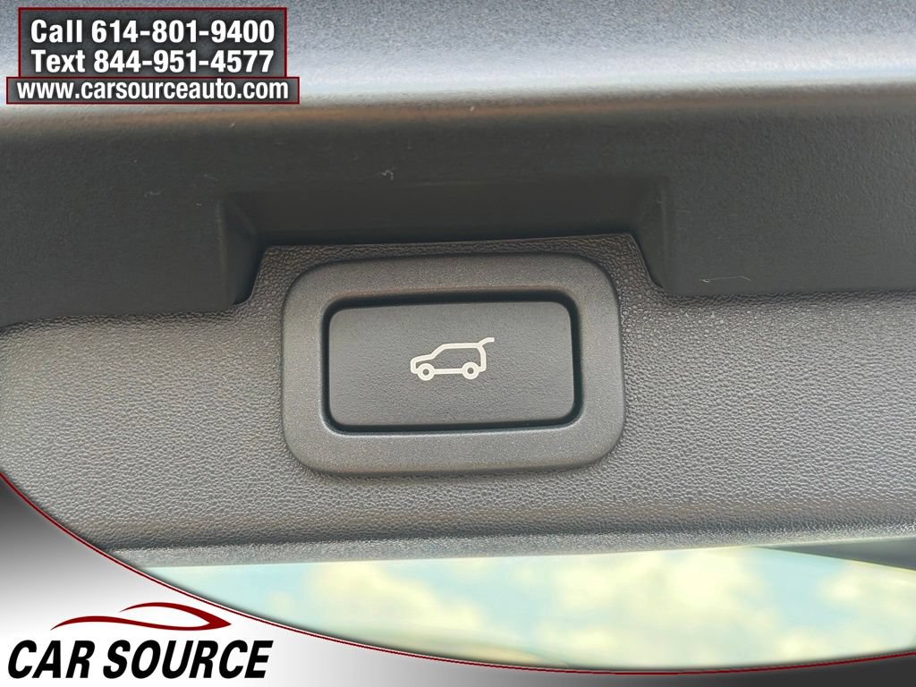 Used 2017 Land Rover Discovery First Edition AWD/4WD image 8