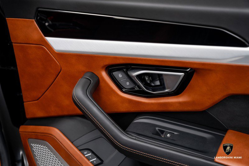 Used 2019 Lamborghini Urus image 38