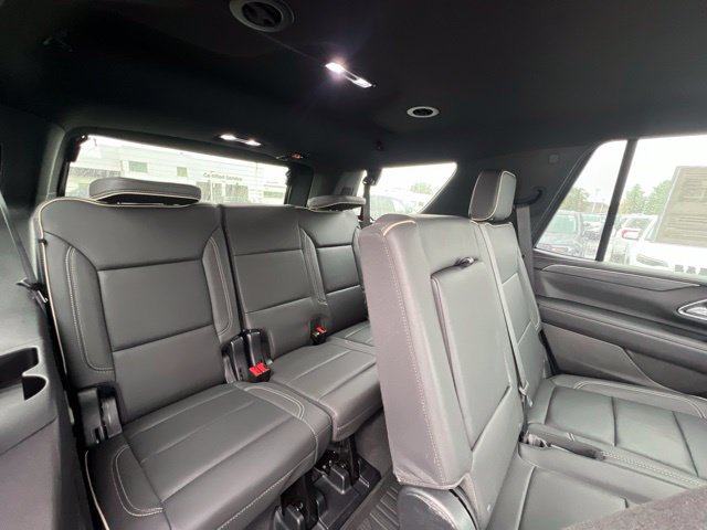 Used 2023 GMC Yukon SLT w/ SLT Luxury Package AWD/4WD image 17