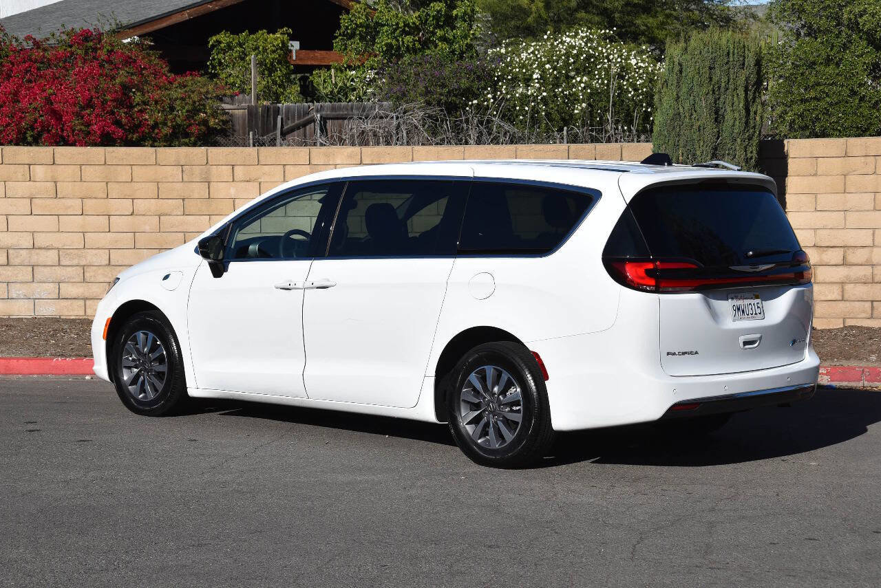 Used 2024 Chrysler Pacifica Limited FWD image 21