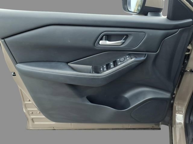 Certified 2025 Nissan Rogue SV AWD/4WD image 16