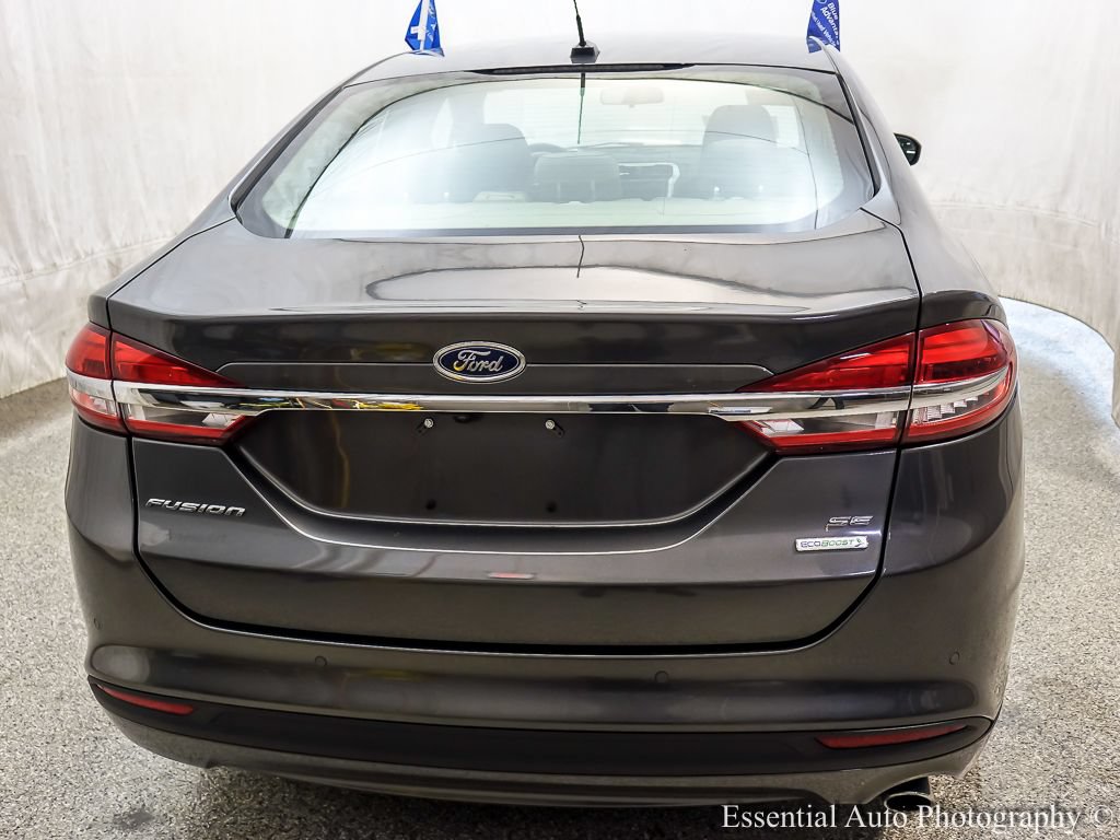 Certified 2018 Ford Fusion SE w/ Fusion SE Technology Package FWD image 6