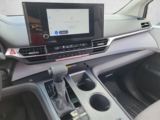 Used 2026 Toyota Sienna LE FWD image 20