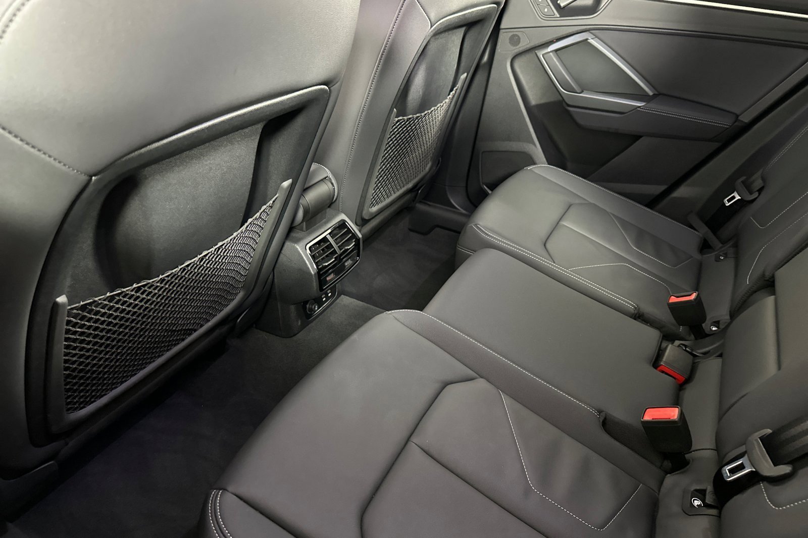 Used 2025 Audi Q3 2.0T Premium image 11