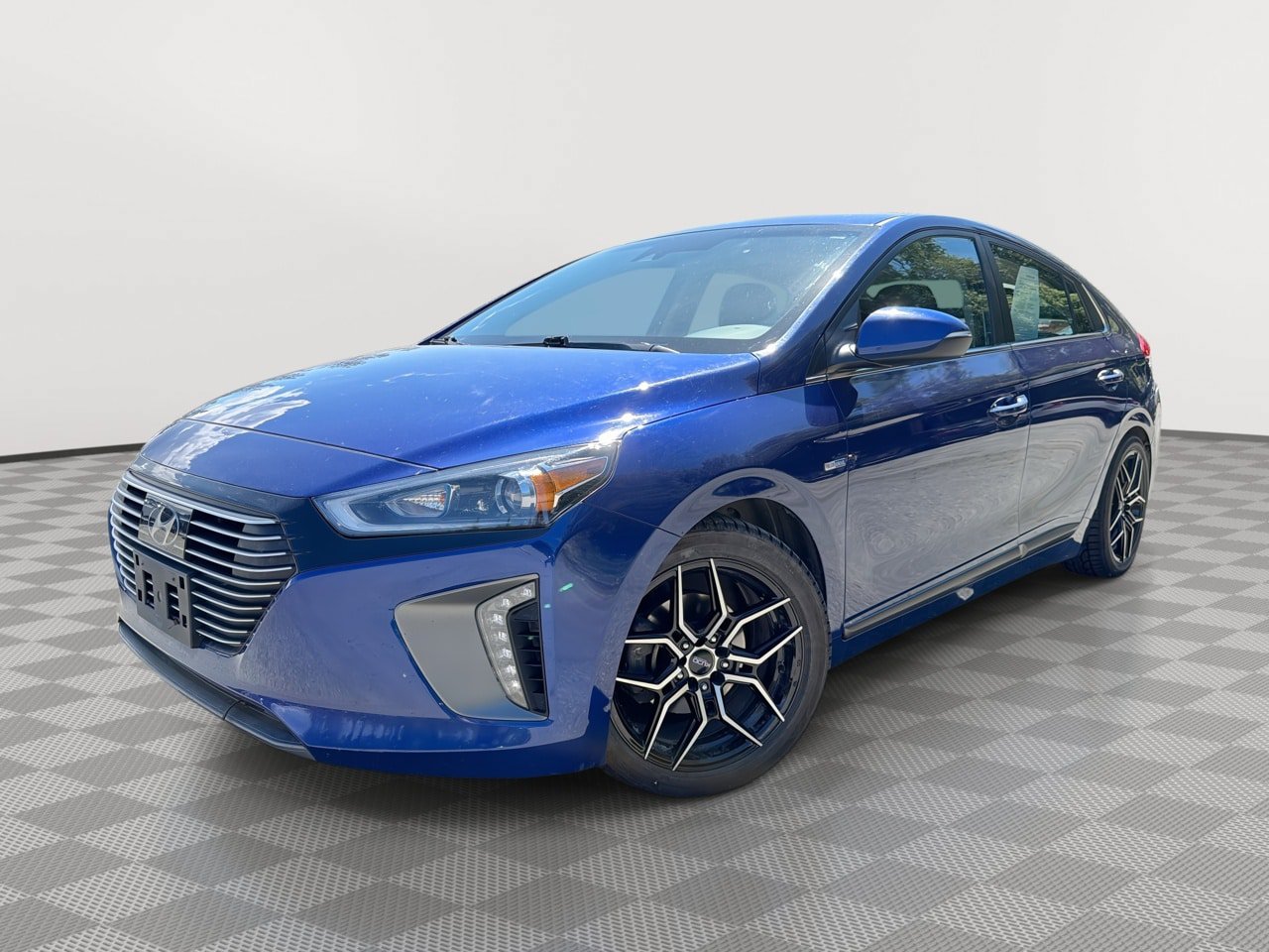 Used 2019 Hyundai Ioniq Limited w/ Ultimate Package 02 FWD video 1
