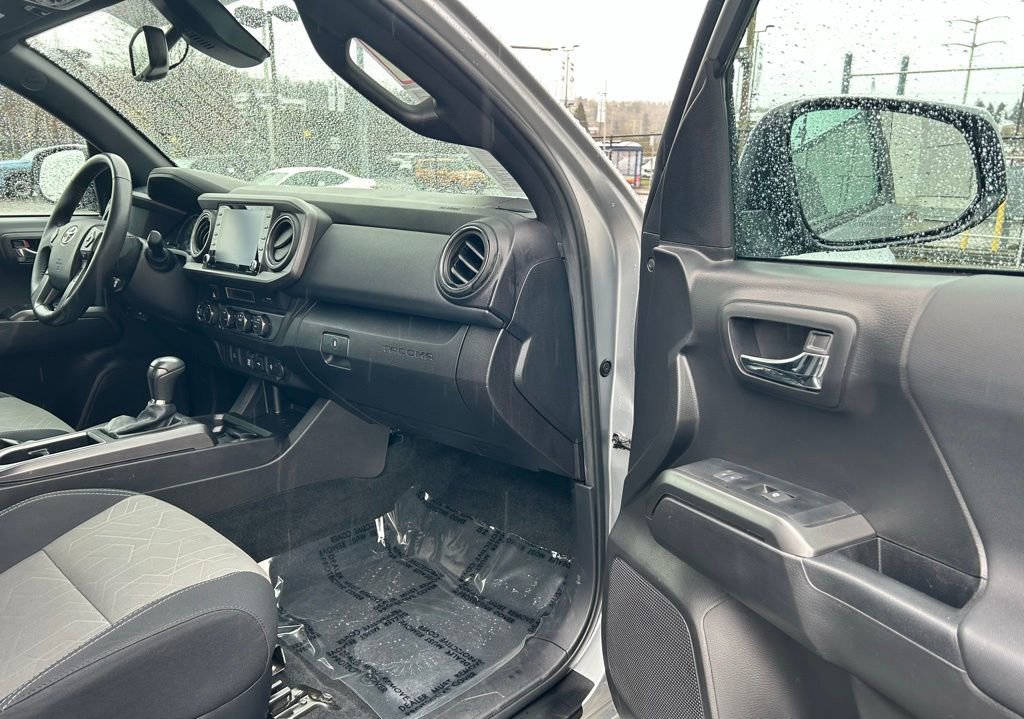 Certified 2023 Toyota Tacoma TRD Off-Road AWD/4WD image 15