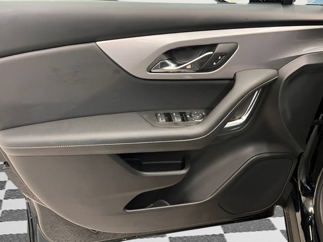 Certified 2025 Chevrolet Blazer LT FWD image 15