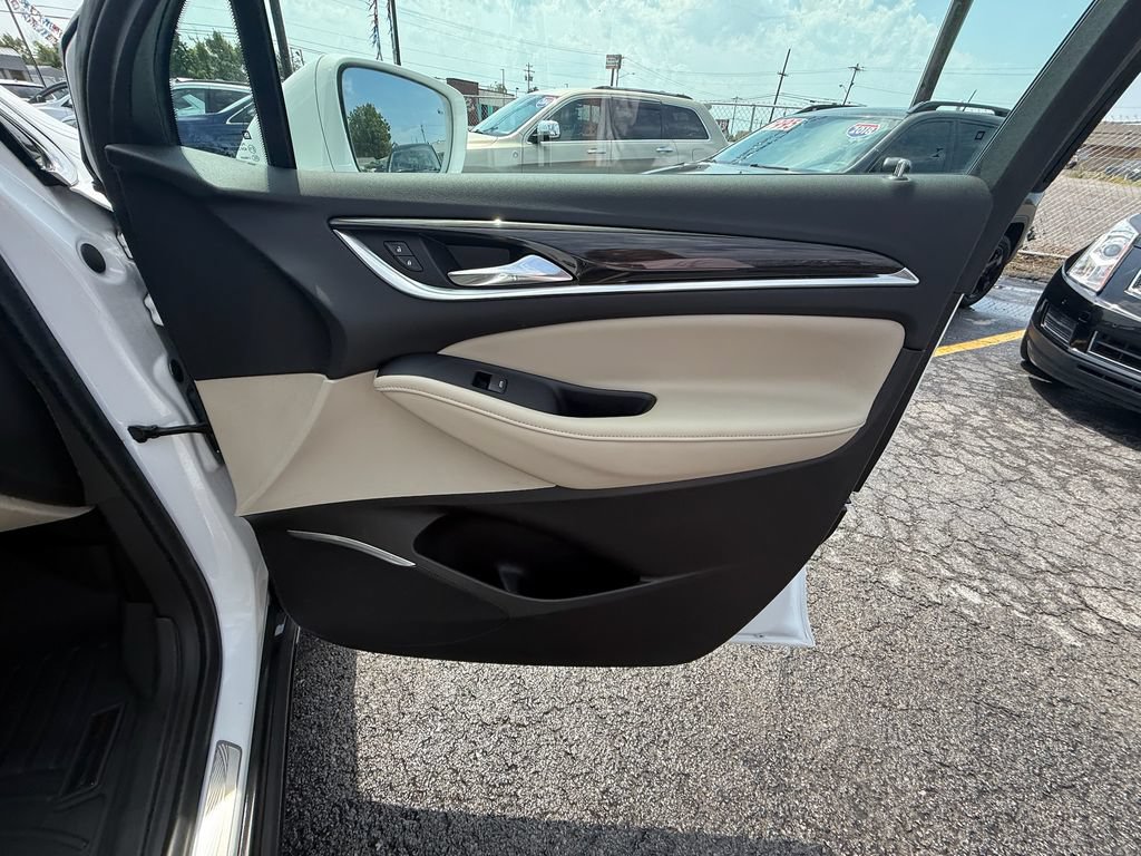 Used 2018 Buick Enclave Essence w/ Trailering Package FWD image 24