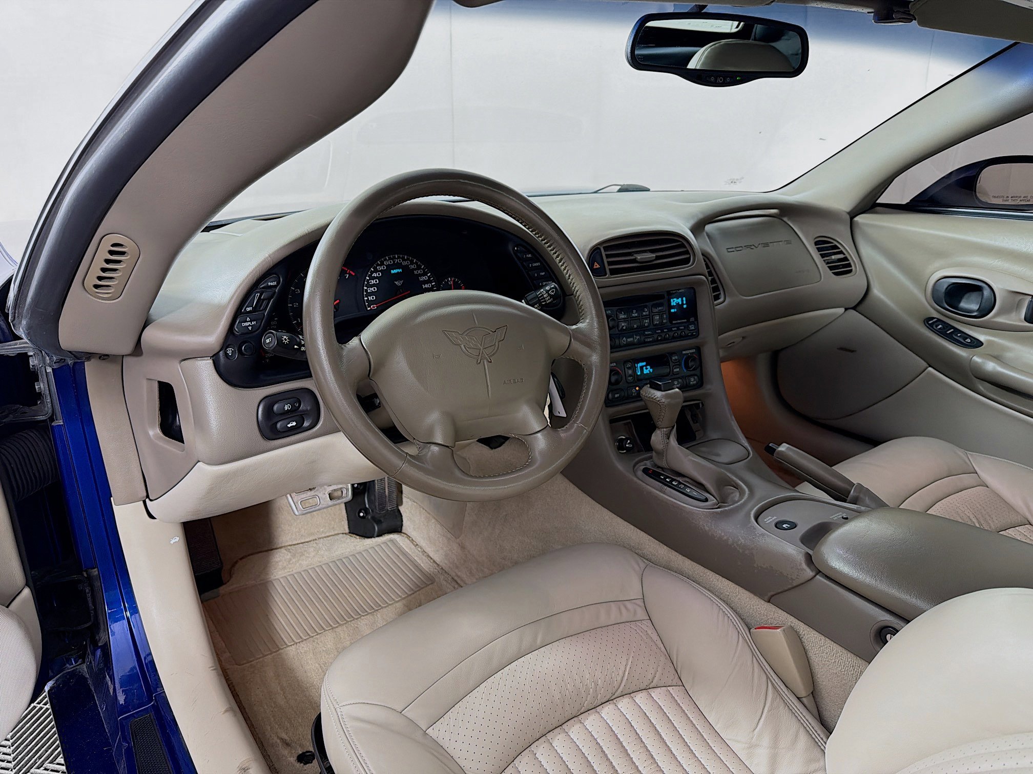 Used 2004 Chevrolet Corvette Convertible w/ Preferred Equipment Group image 10