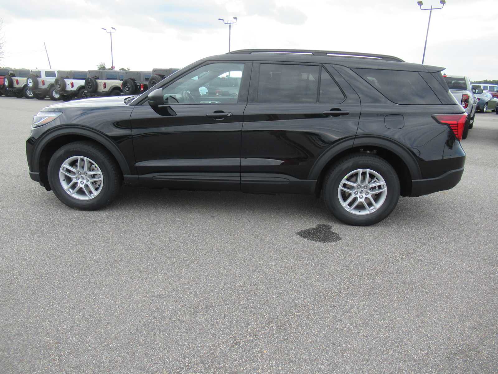 New 2027 Ford Explorer Active AWD/4WD image 8