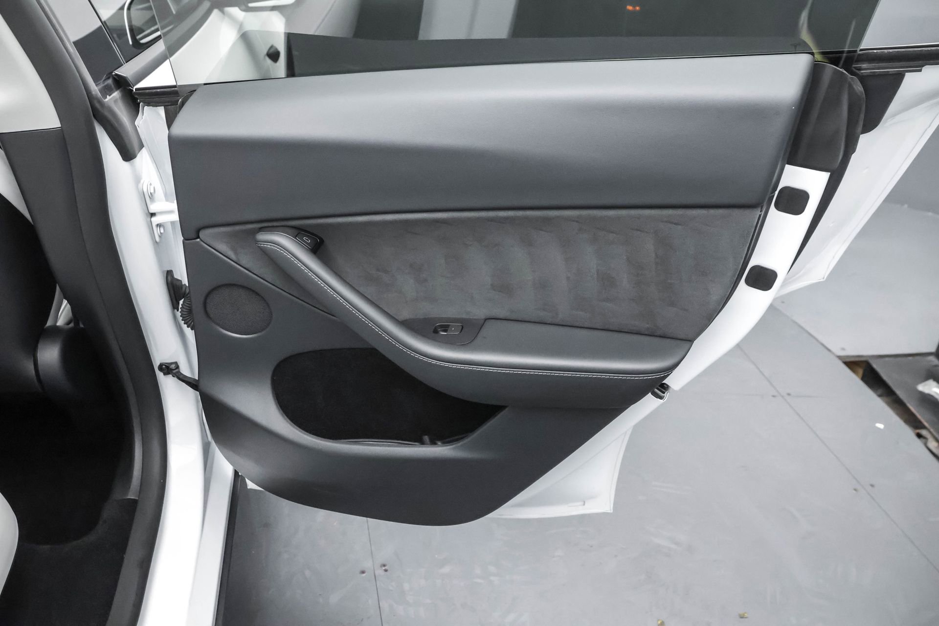 Used 2024 Tesla Model Y Performance image 23