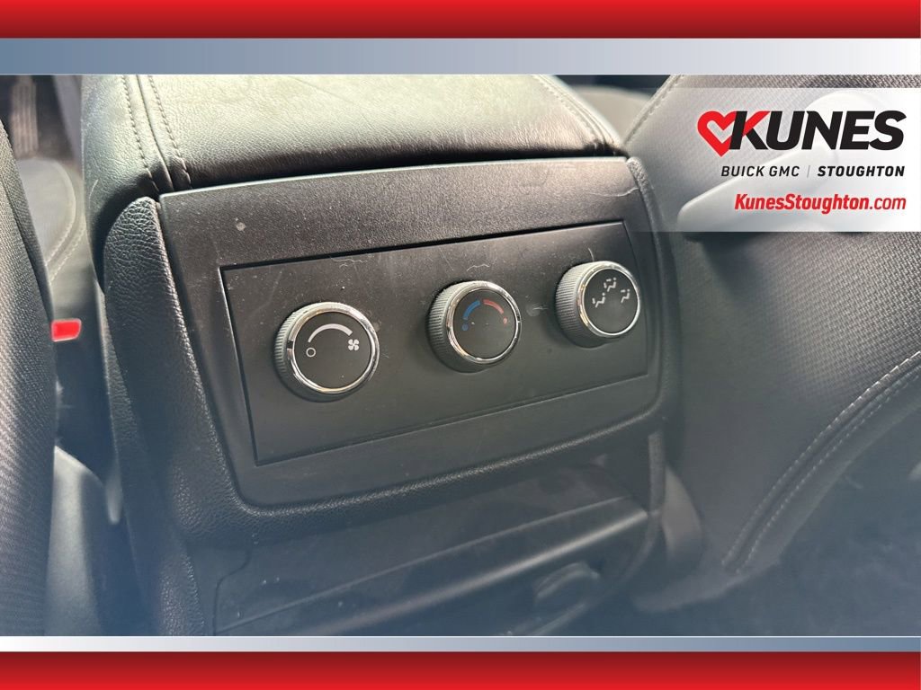 Used 2014 GMC Acadia SLE image 35