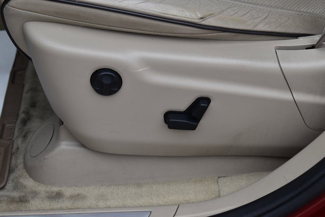 Used 2014 Jeep Grand Cherokee Overland image 16