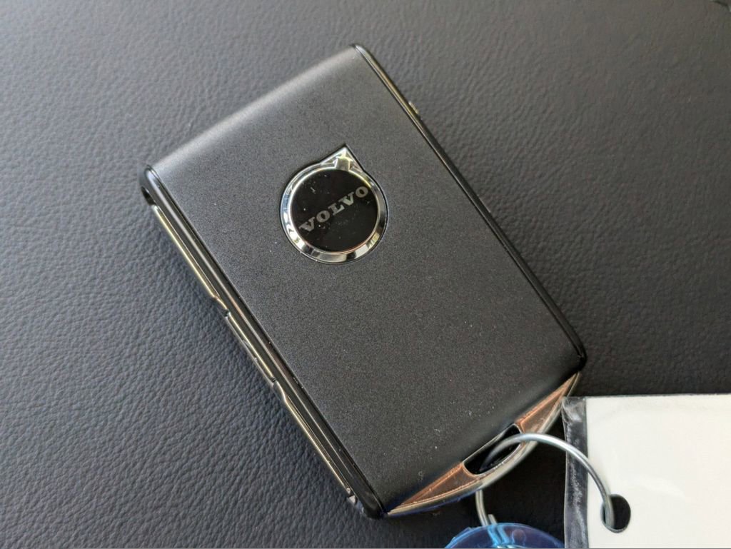 New 2025 Volvo XC60 B5 Plus w/ Climate Package image 30