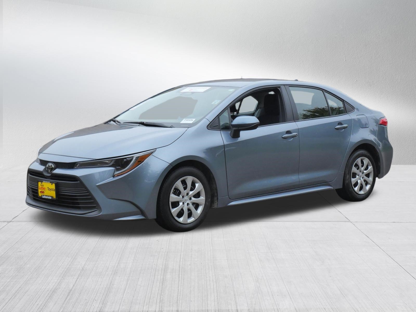 Certified 2025 Toyota Corolla LE FWD image 3