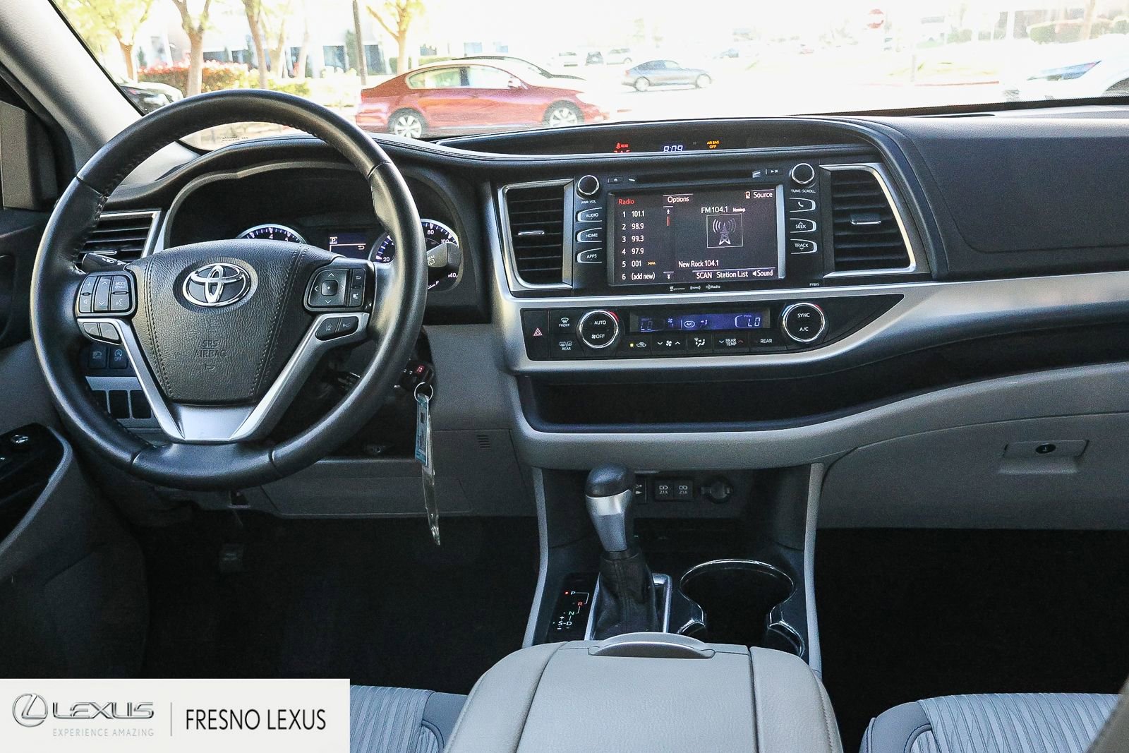 Used 2019 Toyota Highlander Plus image 14