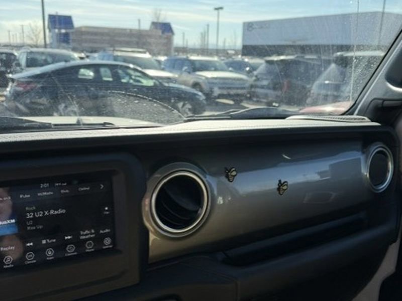 Used 2018 Jeep Wrangler Unlimited Sahara w/ Cold Weather Group image 23