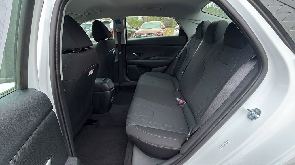 New 2026 Hyundai Elantra SE image 19