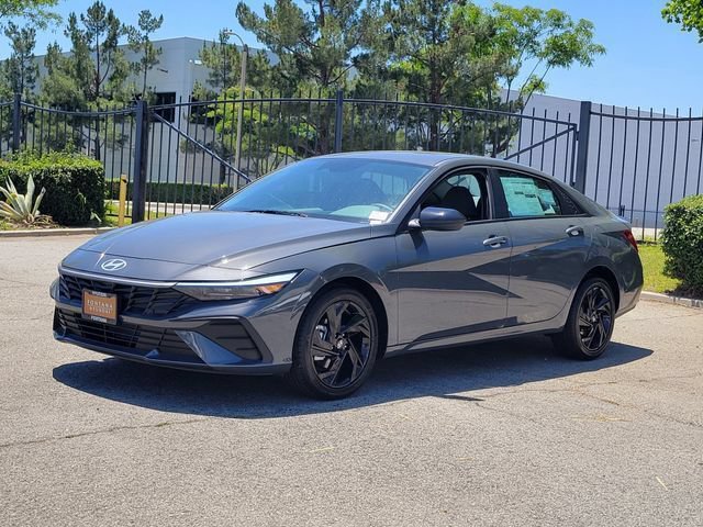New 2026 Hyundai Elantra Sport FWD image 2