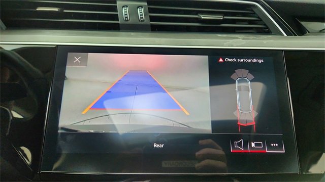 Used 2024 Audi Q8 e-tron Premium image 44